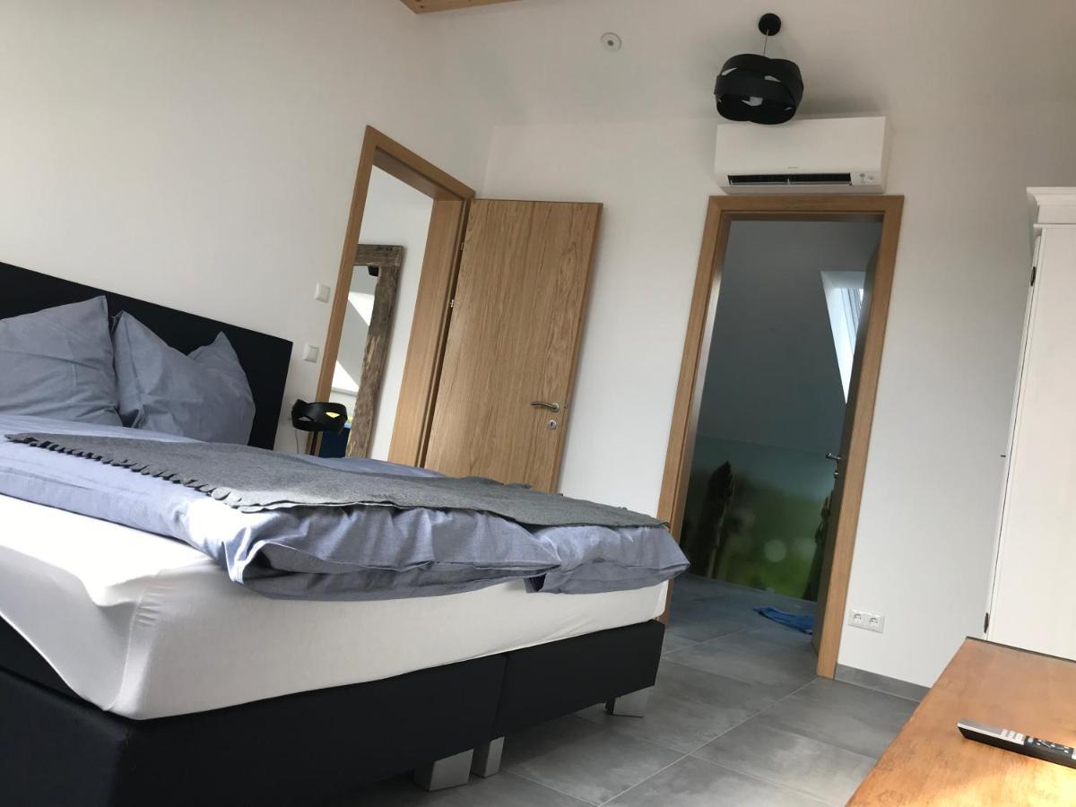 Bed and Breakfast Nussboeckgut Леондинг Экстерьер фото